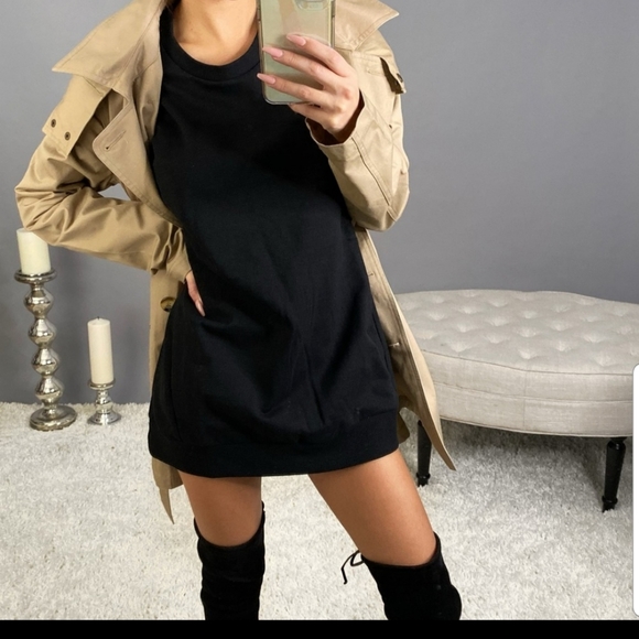 mysisterskloset Tops - Oversized sweatshirt that can be worn as a dress.